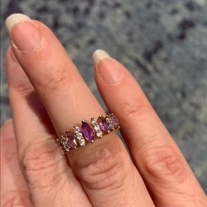 Gold tone simulated amethyst w crystals sz5 in good condition